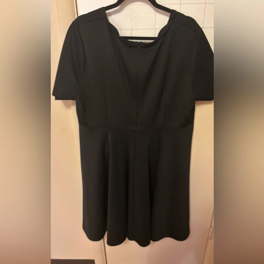 SHEIN Black Scallop Neck A-Line Dress - Picture 3 of 3